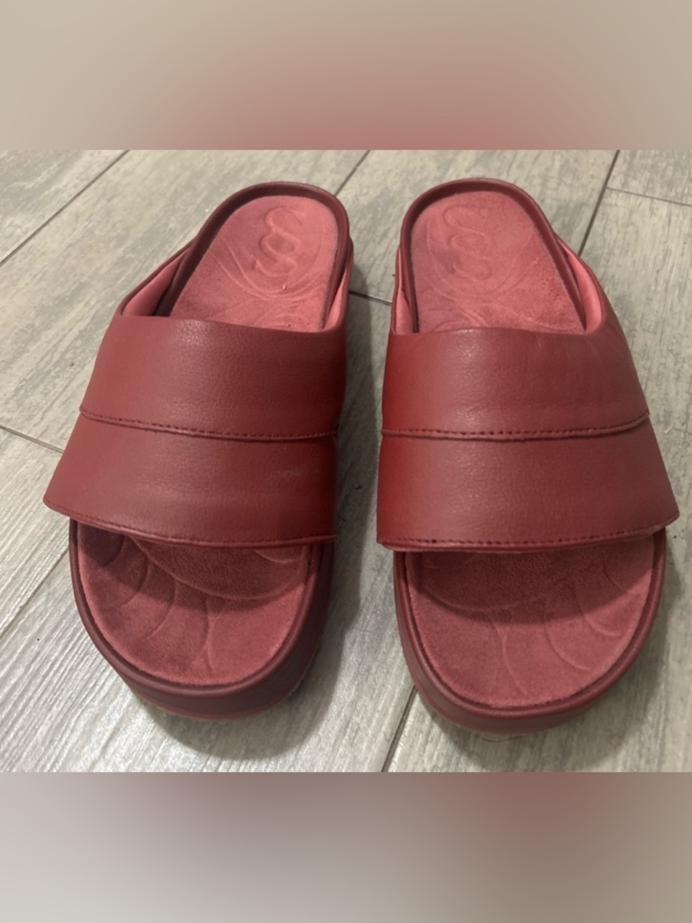 Athleta Saysh Slides Sandals
Burgundy Leather Women The Truth
Of Hers Size 9